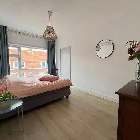 Apartment Ruim Vlak Aan Het Voor 2-5 Pers Katwijk aan Zee